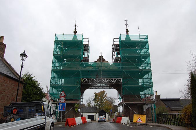 scaffolding planks